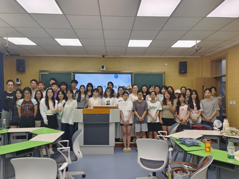 22新闻班小学期活动大合影